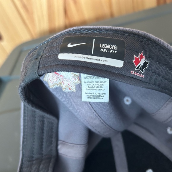 Team Canada Hockey Hat - Picture 3 of 3